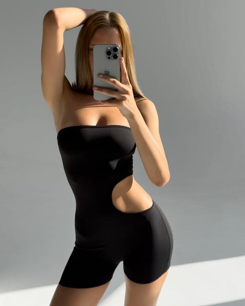 photo1